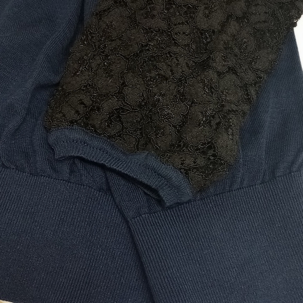 🆕 DIANE VON FURSTENBERG NAVY LONG SLEEVE SWEATER WITH BLACK LACE SLEEVES - Picture 8 of 13